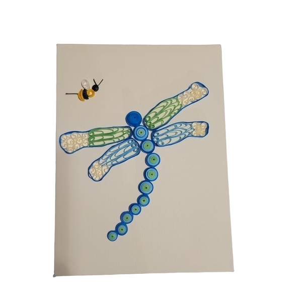 Handmade quilled dragonfly and bee - Picture 1 of 1